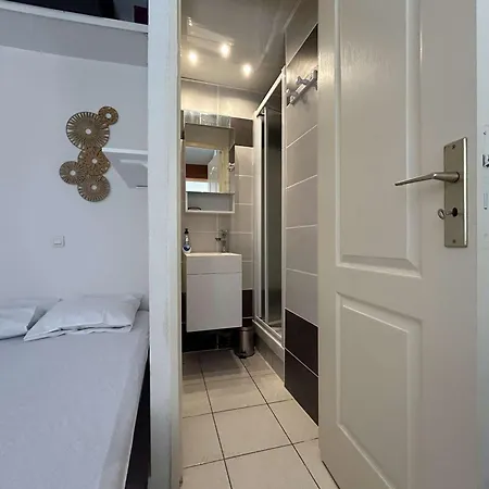 Holiday home Maison Climatisee Avec 2 Pieces Et Mezzanine, 5 Couchages, Parking, St Pierre La - Fr-1-229d-159