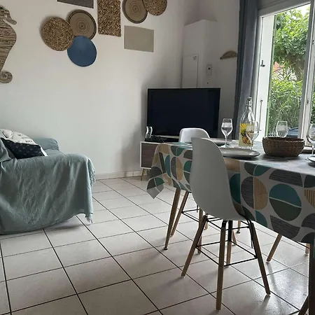 Holiday home Maison Climatisee Avec 2 Pieces Et Mezzanine, 5 Couchages, Parking, St Pierre La - Fr-1-229d-159 *