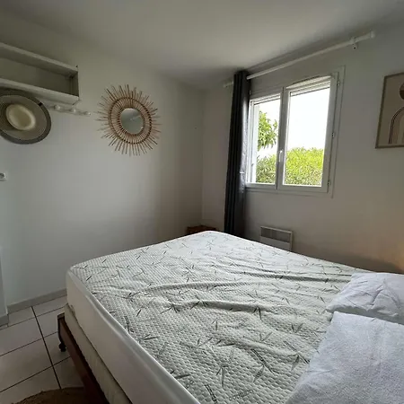 Maison Climatisee Avec 2 Pieces Et Mezzanine, 5 Couchages, Parking, St Pierre La - Fr-1-229d-159 * Fleury (Aude)
