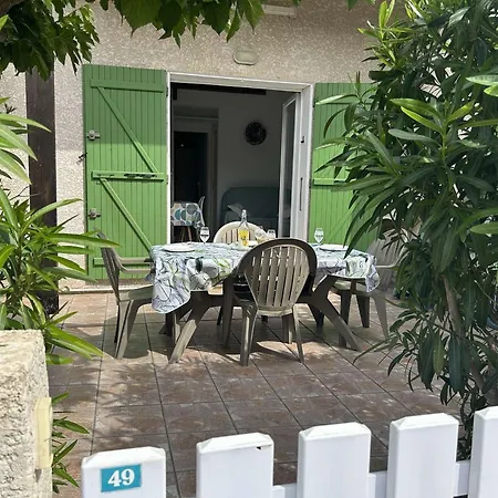 Maison Climatisee Avec 2 Pieces Et Mezzanine, 5 Couchages, Parking, St Pierre La - Fr-1-229d-159 Holiday home Fleury (Aude)